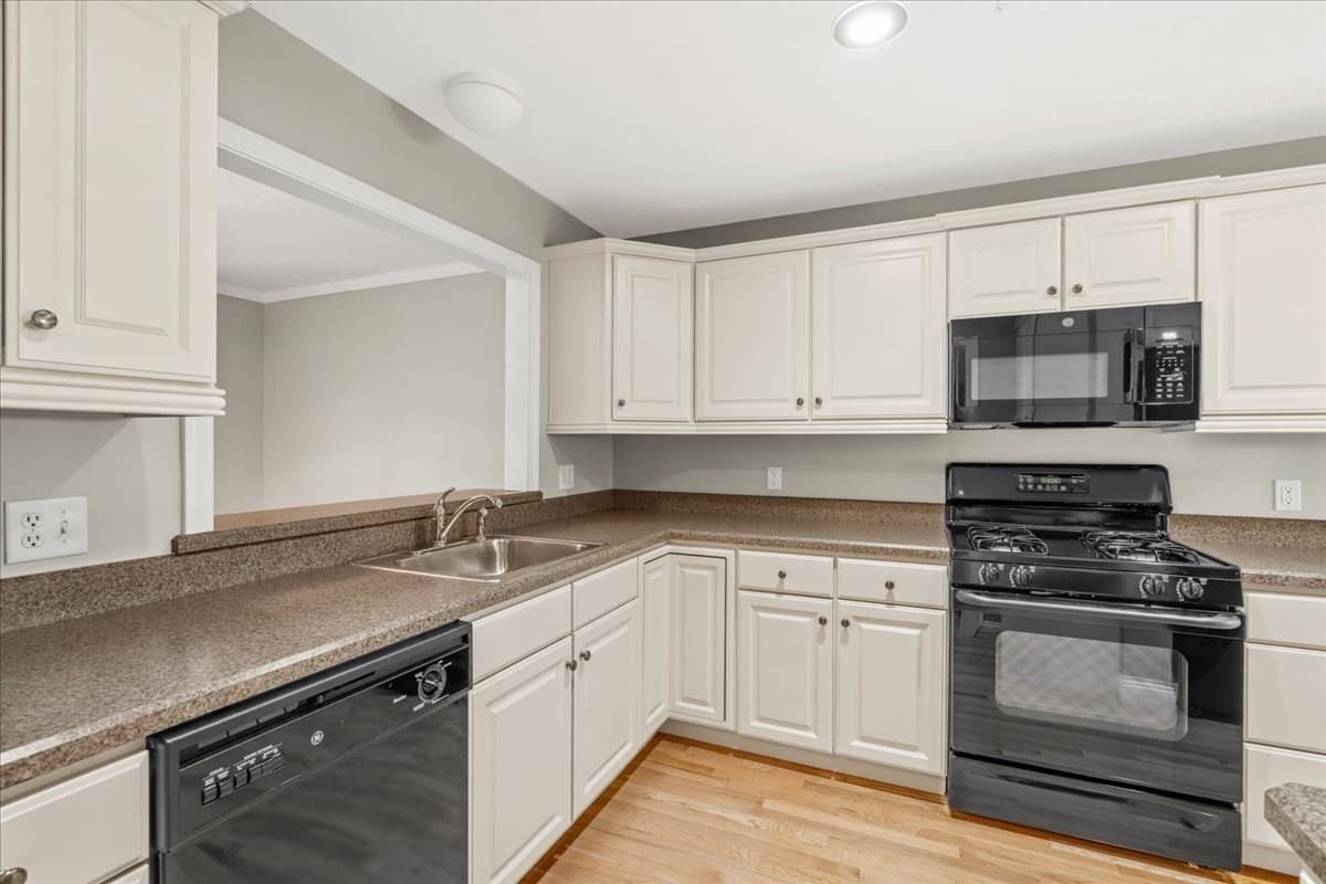 Condominium at 877 Auburnville Way # N3, Whitman MA 02382, Whitman, photo 6 of 42