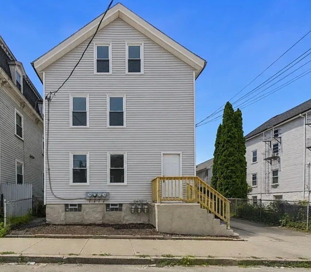 201 Wade St, Fall River MA 02721