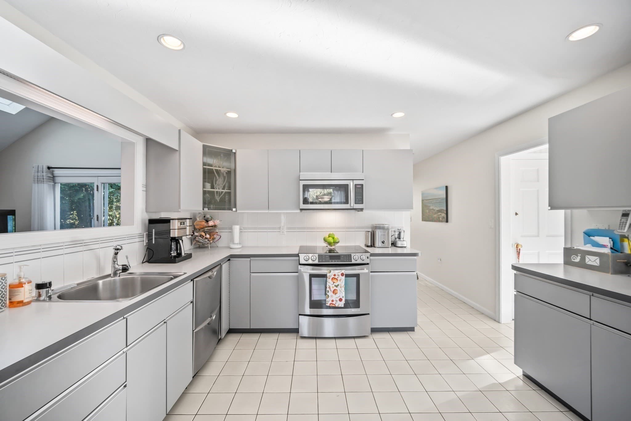 Single Family Residence at 101 Pine Hill Road, Southborough MA 01772, Southborough, photo 9 of 29