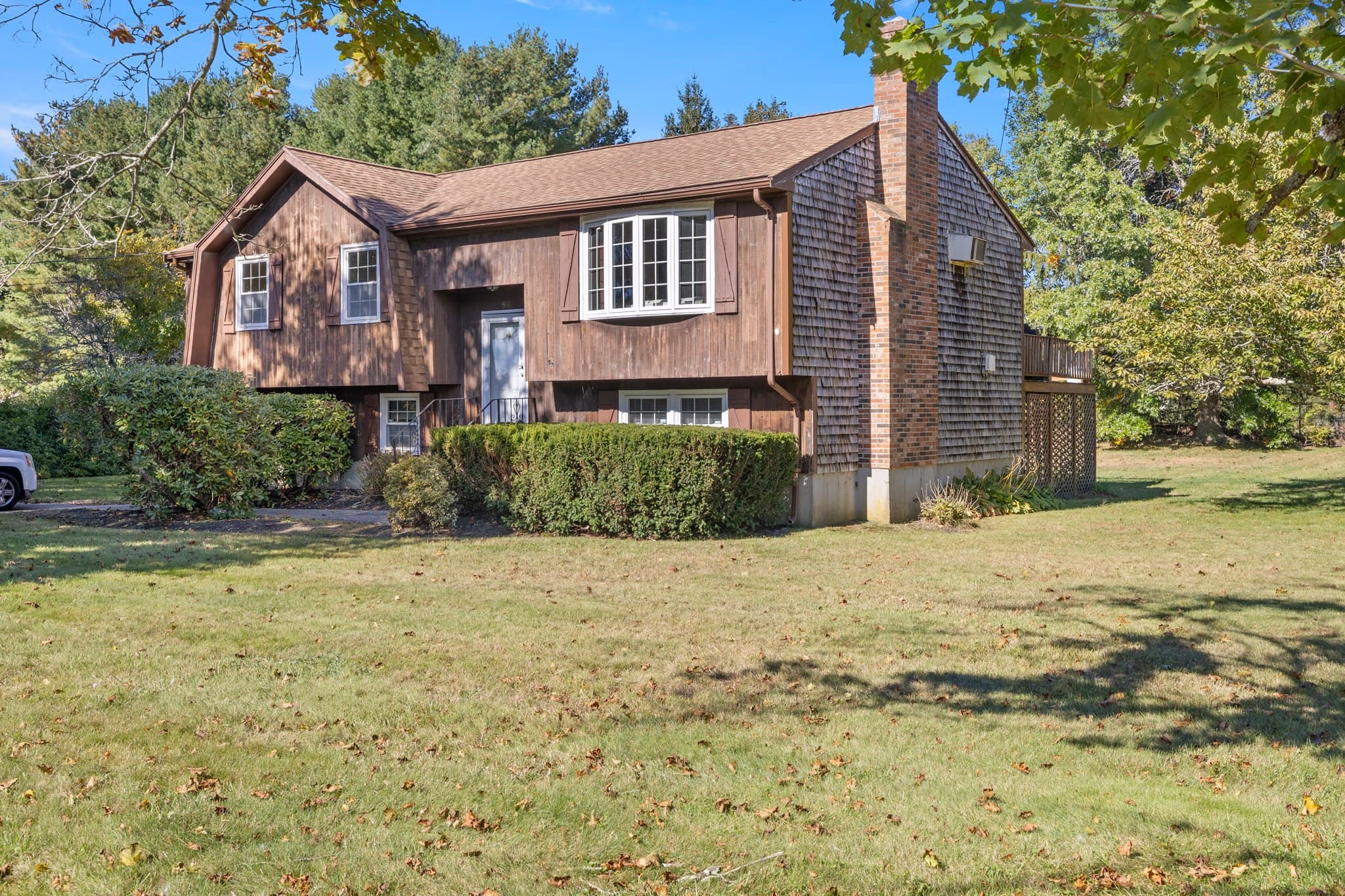 59 Spruce St, Bridgewater MA 02324