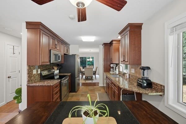 Condominium at 66 Bentwood Dr # 66, Sturbridge MA 01566, Sturbridge, photo 6 of 35