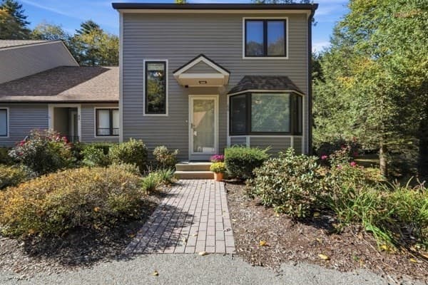 66 Bentwood Dr # 66, Sturbridge MA 01566
