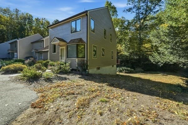Condominium at 66 Bentwood Dr # 66, Sturbridge MA 01566, Sturbridge, photo 4 of 35