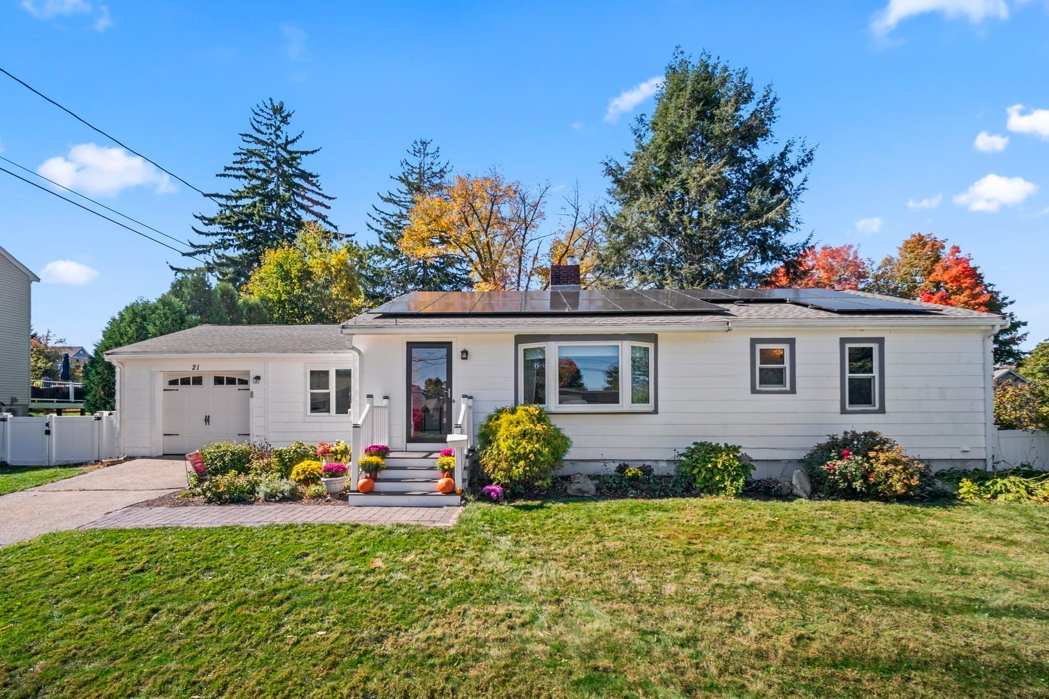 Single Family Residence at 21 Hillcrest Road, Marlborough MA 01752, Marlborough, photo 2 of 26