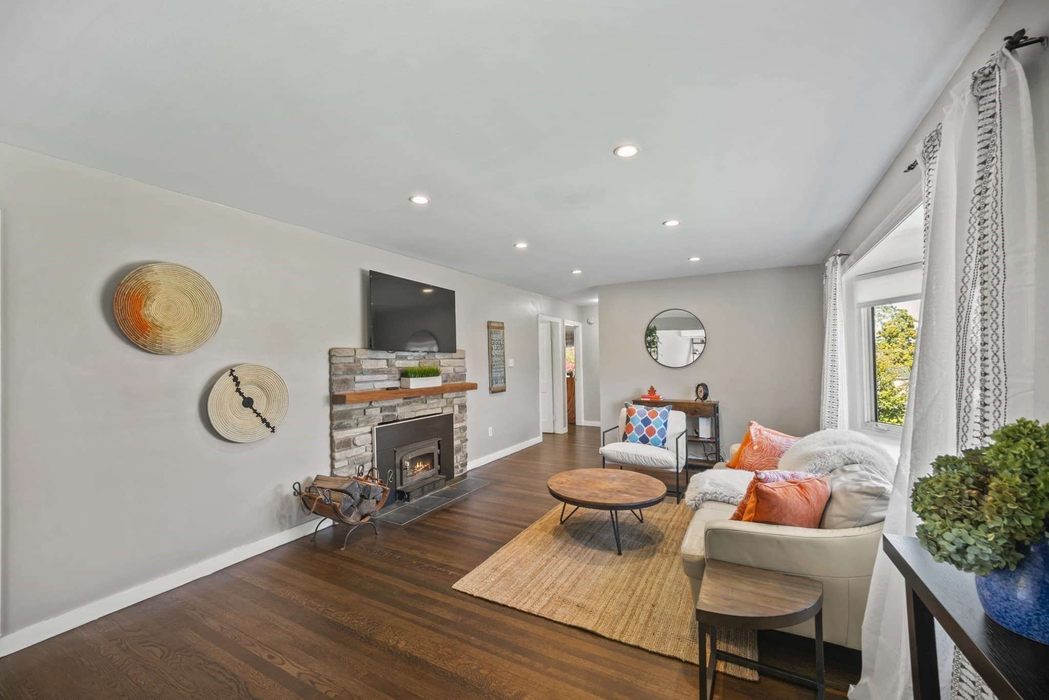 Single Family Residence at 21 Hillcrest Road, Marlborough MA 01752, Marlborough, photo 6 of 26