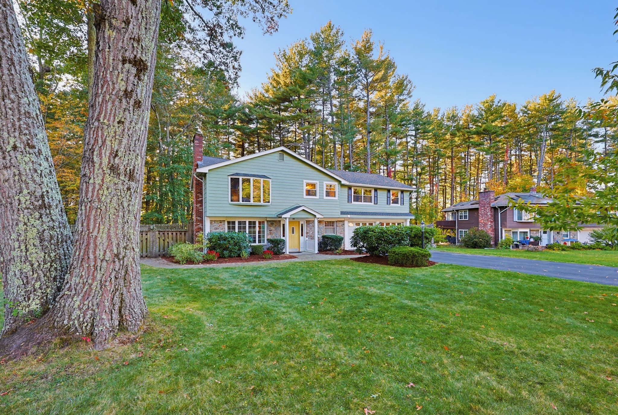 Single Family Residence at 38 Ledgewood Rd, Framingham MA 01701, Framingham, photo 3 of 35
