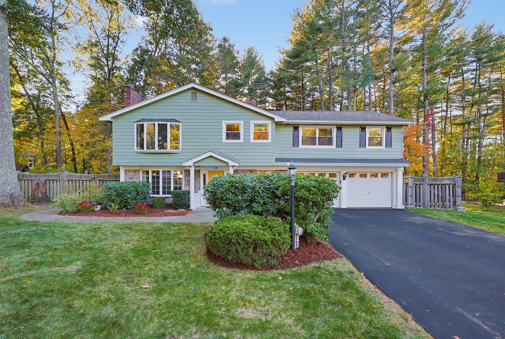 38 Ledgewood Rd, Framingham MA 01701