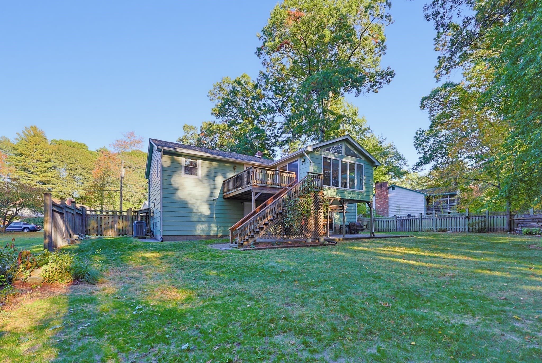 Single Family Residence at 38 Ledgewood Rd, Framingham MA 01701, Framingham, photo 4 of 35