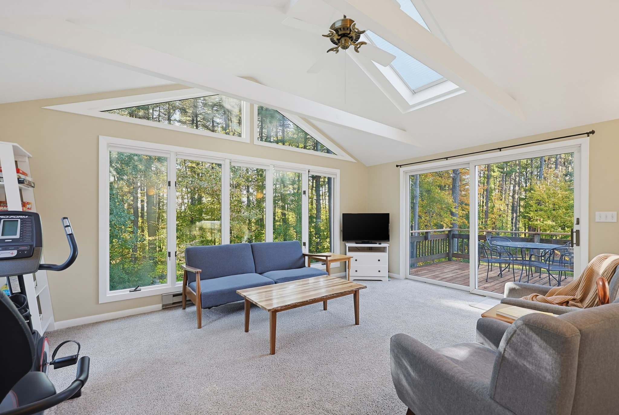 Single Family Residence at 38 Ledgewood Rd, Framingham MA 01701, Framingham, photo 8 of 35