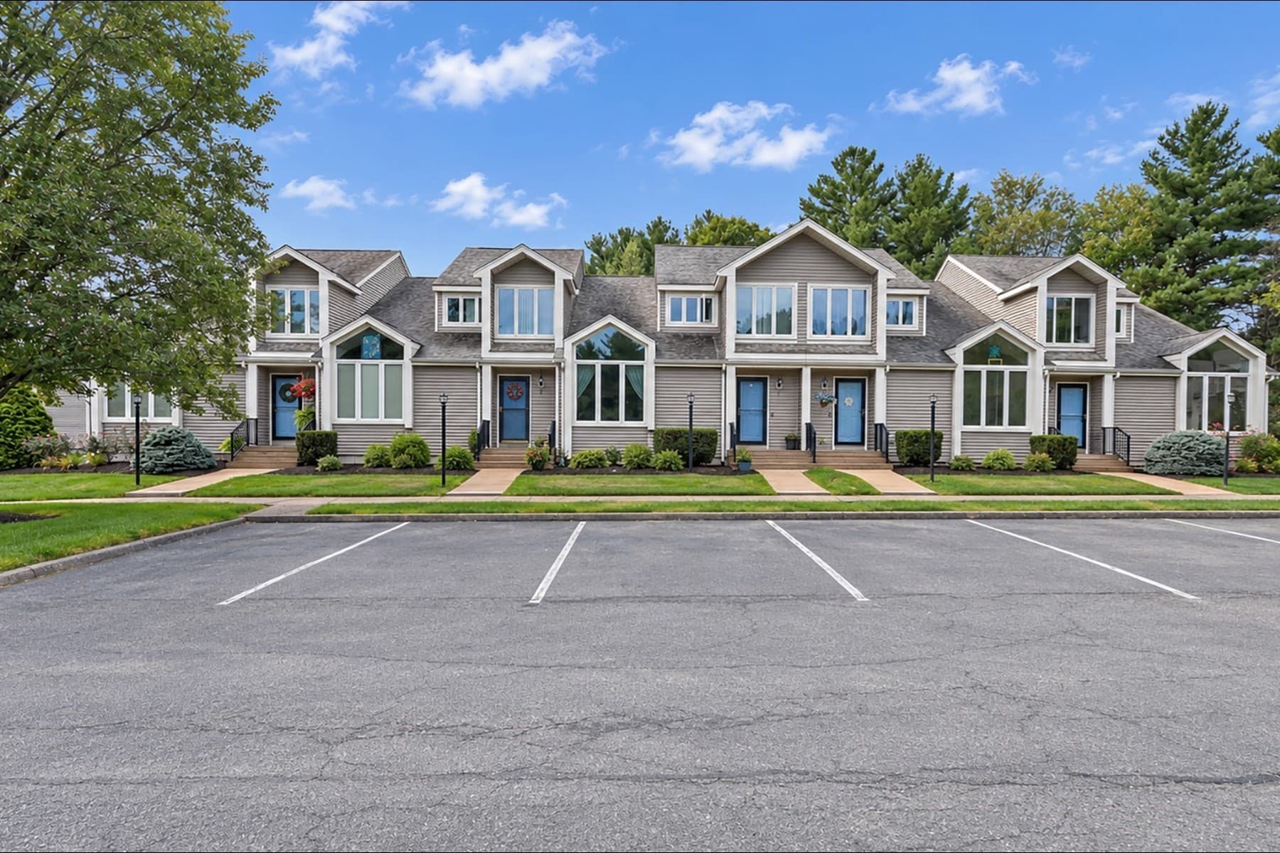 Condominium at 340 Centre # 8, Rockland MA 02370, Rockland, photo 2 of 31