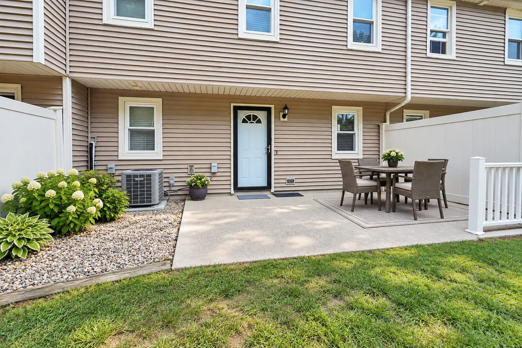 Condominium at 340 Centre # 8, Rockland MA 02370, Rockland, photo 5 of 31