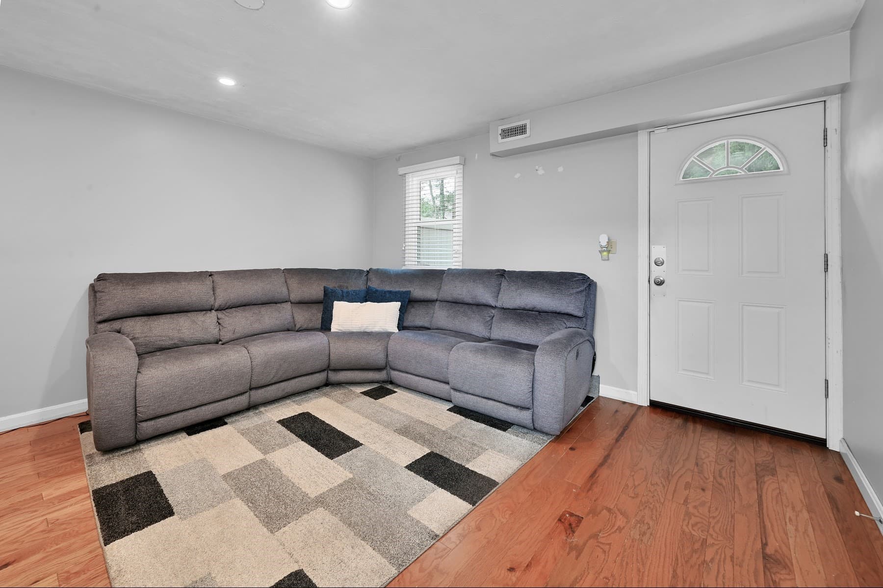 Condominium at 340 Centre # 8, Rockland MA 02370, Rockland, photo 24 of 31