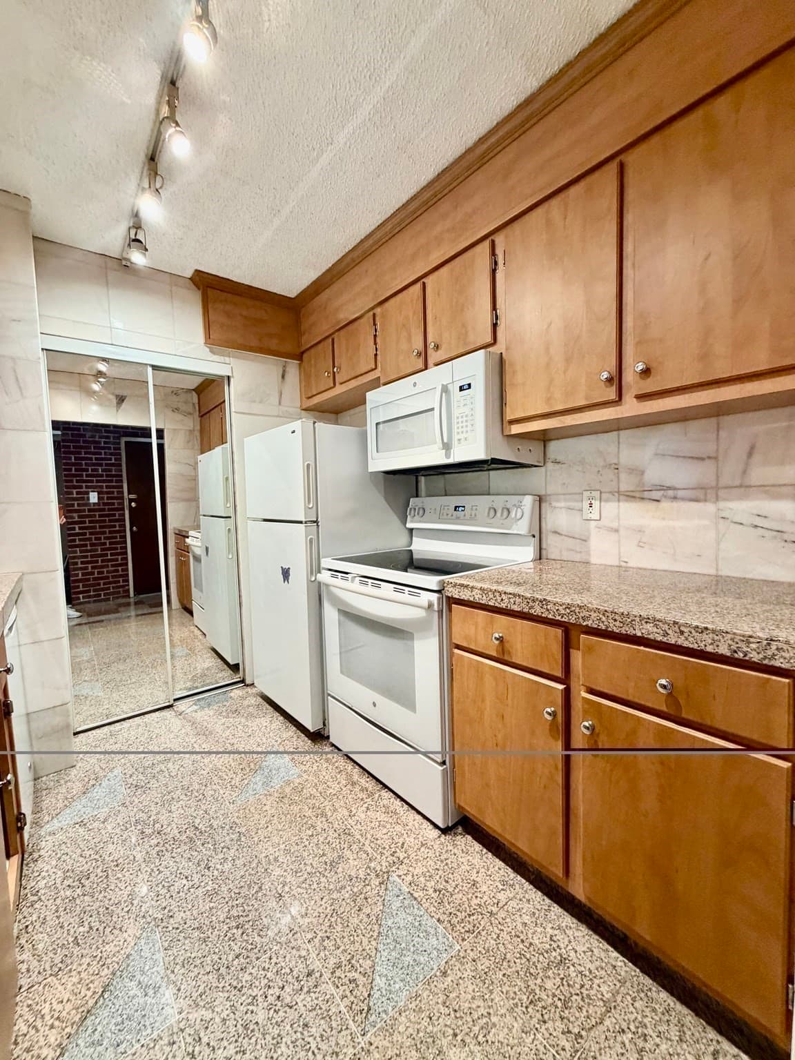 Condominium at 65 Webster St # 303, Weymouth MA 02190, Weymouth, photo 8 of 27