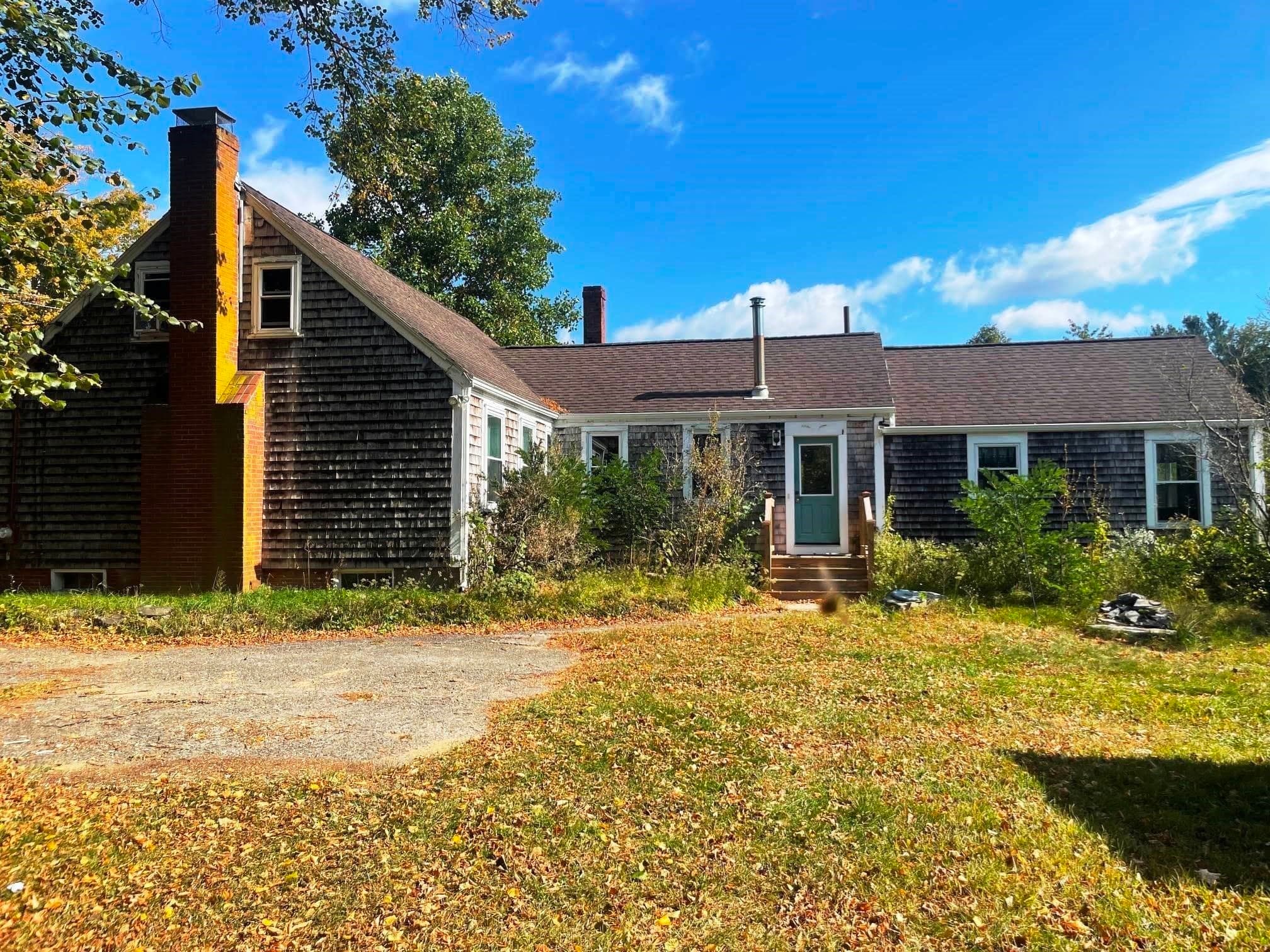 Single Family Residence at 1118 Pleasant St, Bridgewater MA 02324, Bridgewater, photo 2 of 34