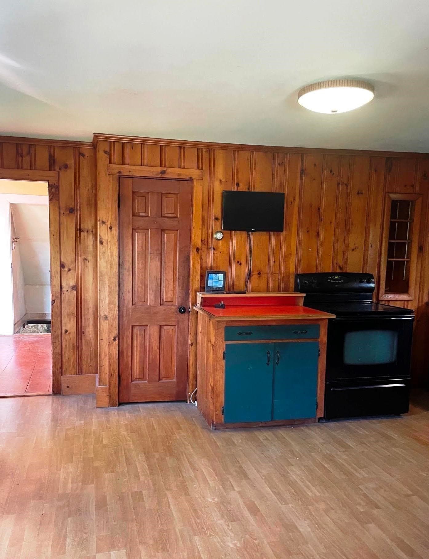 Single Family Residence at 1118 Pleasant St, Bridgewater MA 02324, Bridgewater, photo 7 of 34