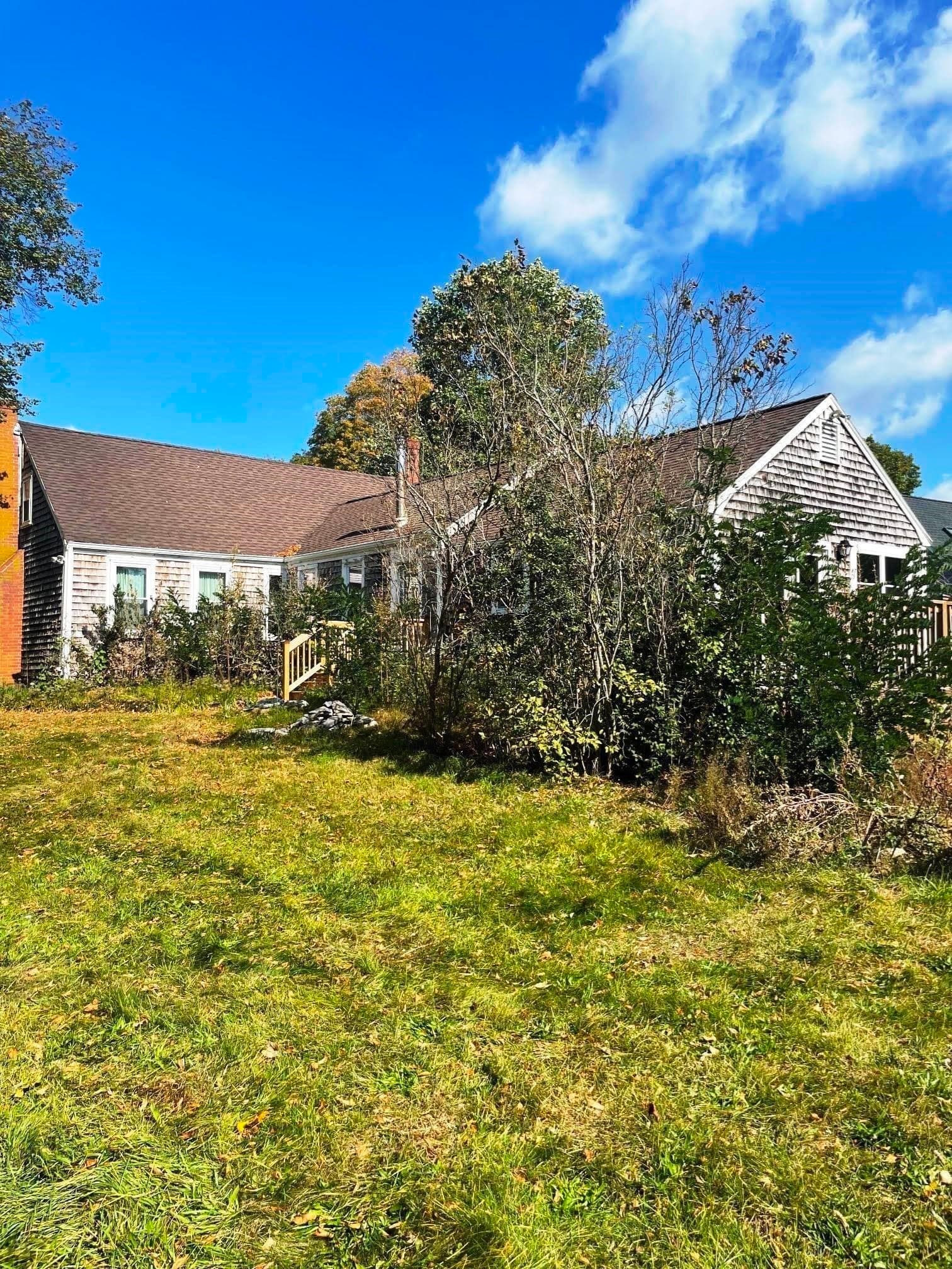 Single Family Residence at 1118 Pleasant St, Bridgewater MA 02324, Bridgewater, photo 3 of 34