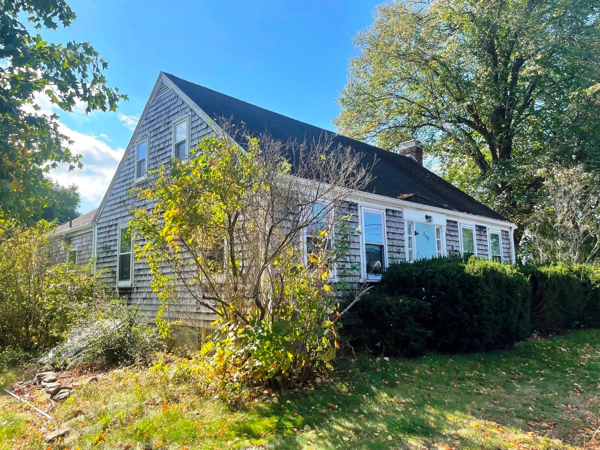 1118 Pleasant St, Bridgewater MA 02324
