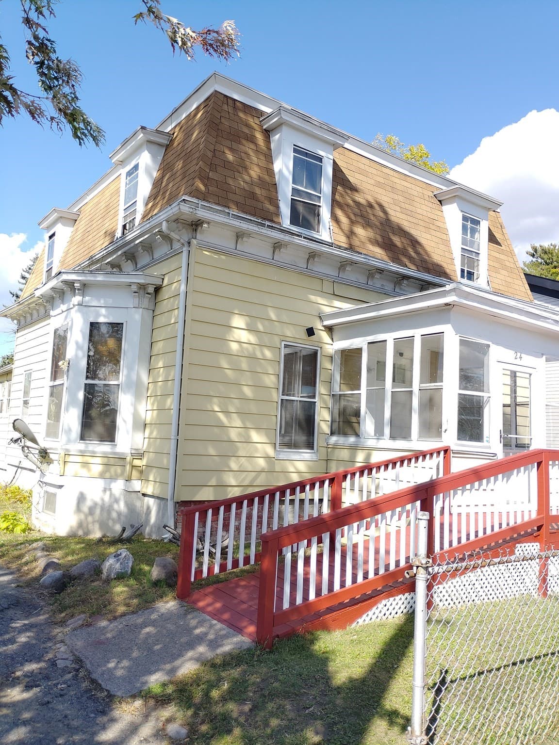 Single Family Residence at 24 Bay St., Springfield MA 01109, Springfield, photo 2 of 33