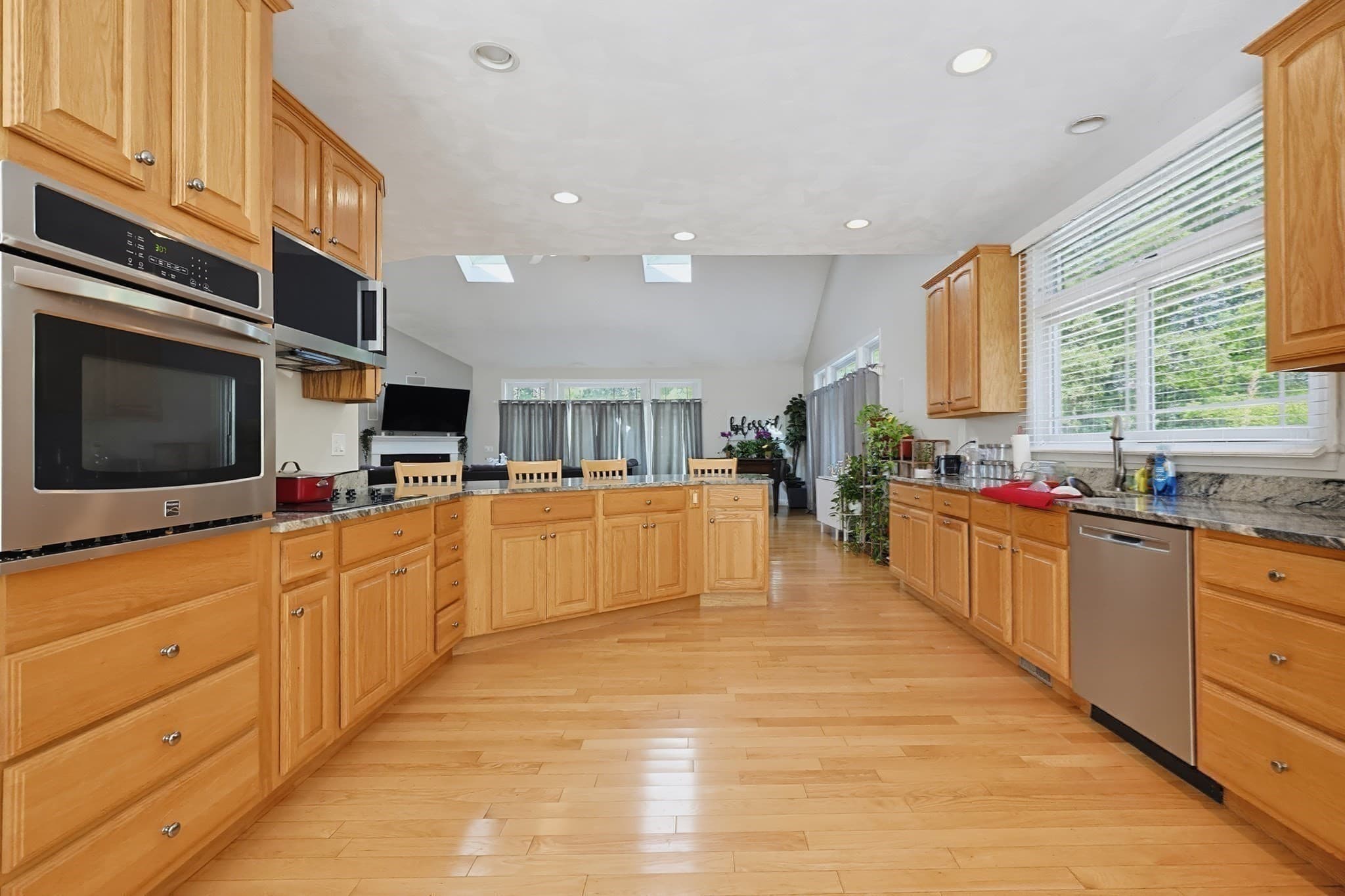 Single Family Residence at 428 Elmwood St, North Attleboro MA 02760, North Attleboro, photo 10 of 32