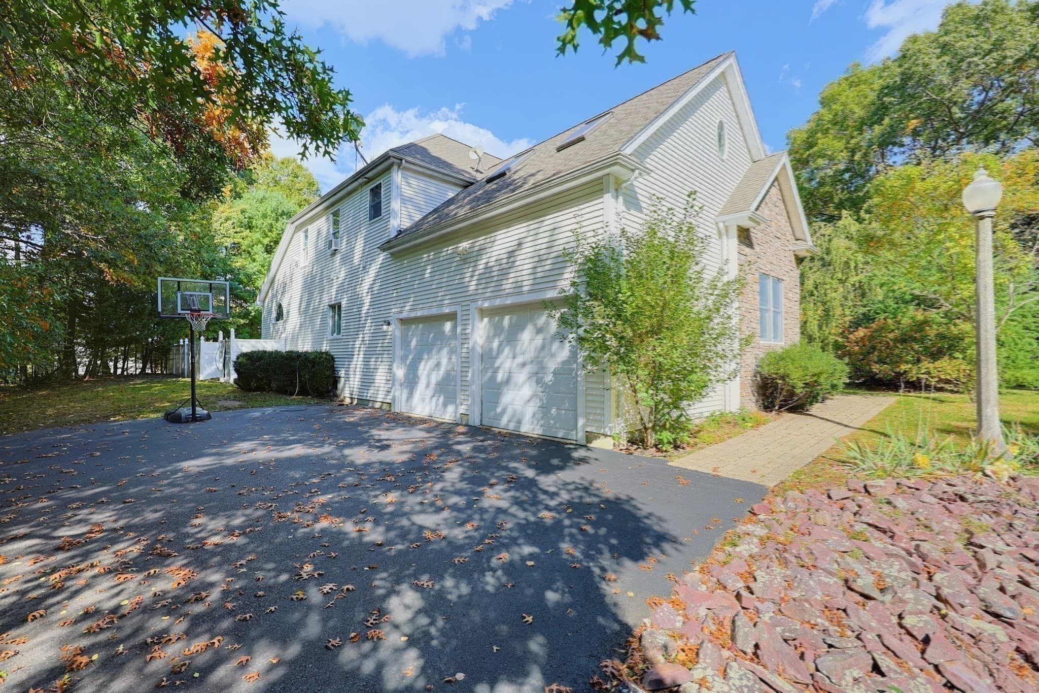 Single Family Residence at 428 Elmwood St, North Attleboro MA 02760, North Attleboro, photo 8 of 32