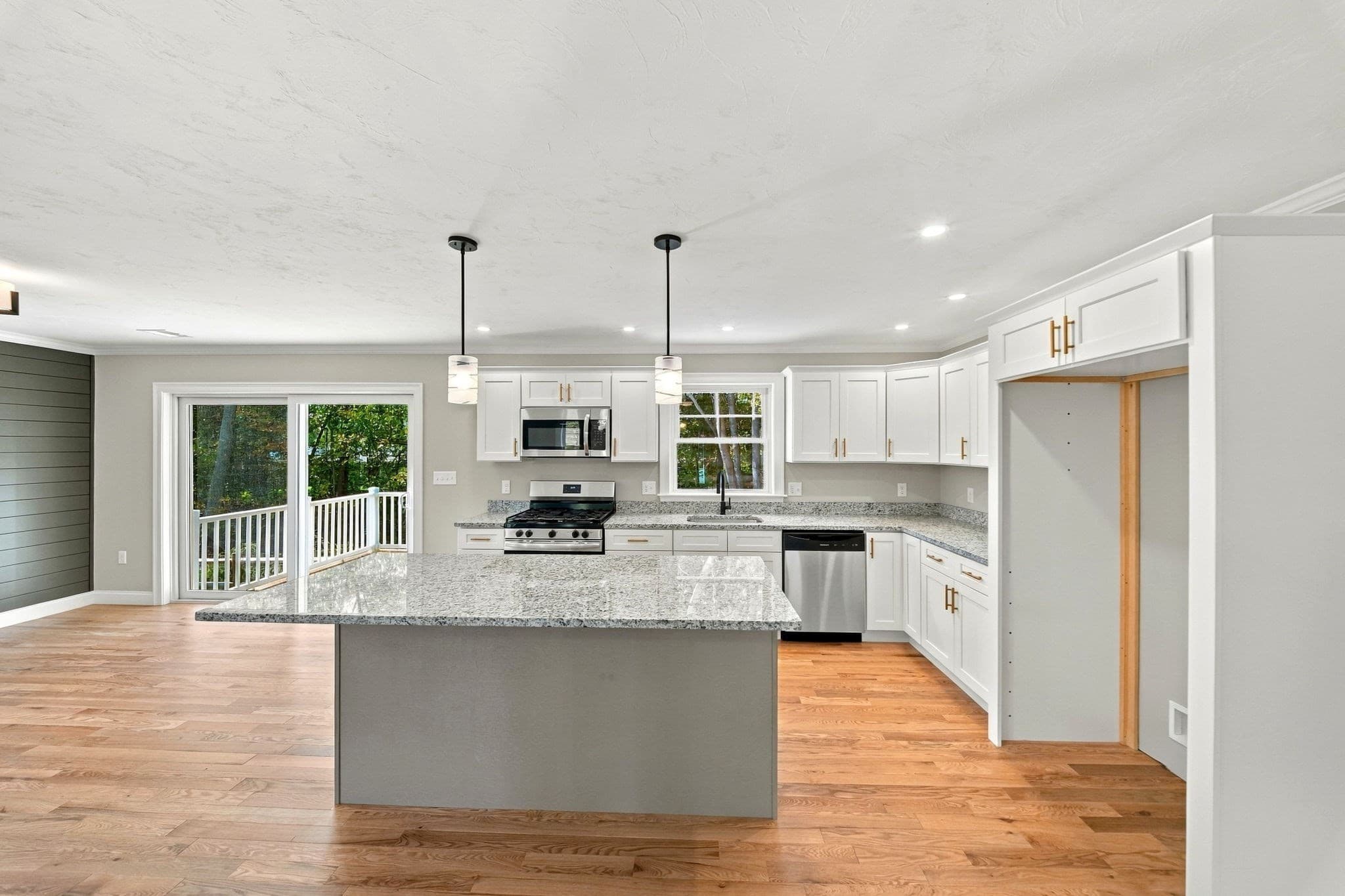 Single Family Residence at 82 Sherrick Ave., Holbrook MA 02343, Holbrook, photo 7 of 42