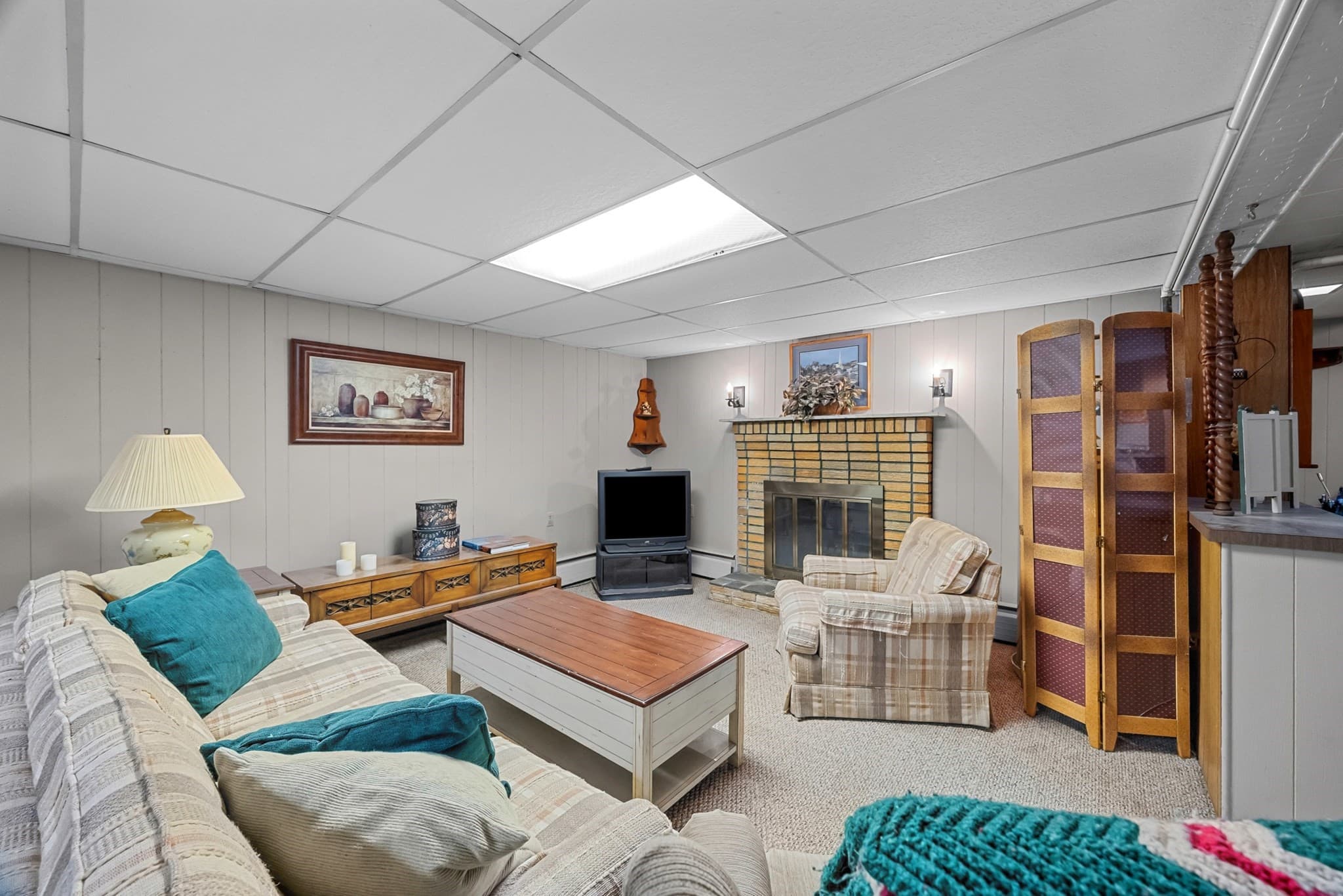 Single Family Residence at 26 Crowningshield Rd, Worcester MA 01604, Worcester, photo 26 of 36