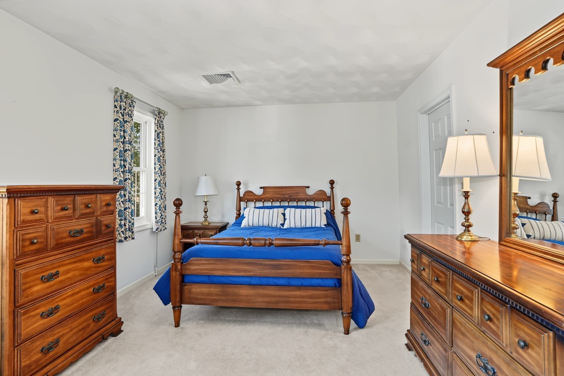 Condominium at 153 Laurelwood Drive # 153, Hopedale MA 01747, photo 28 of 38