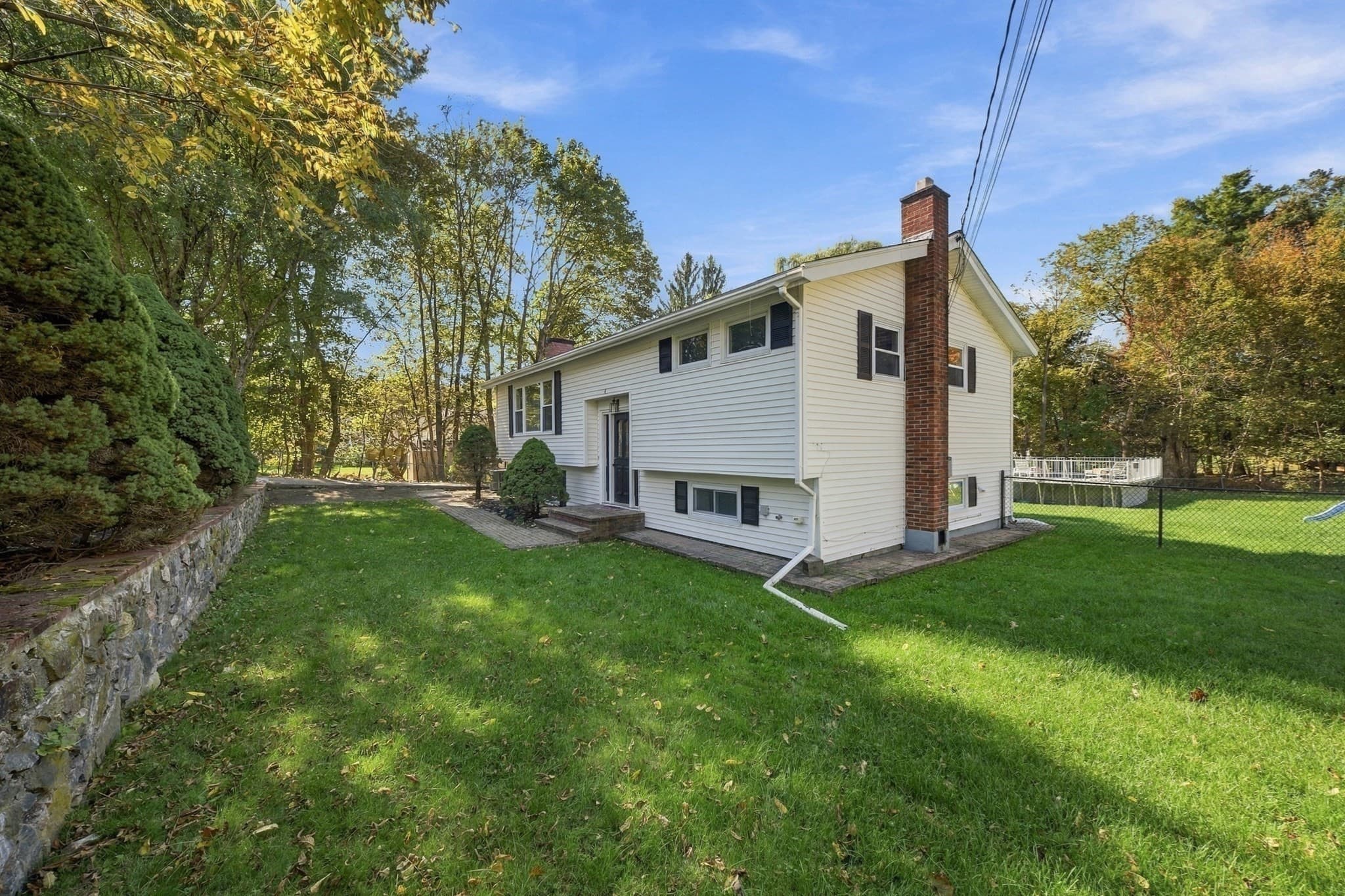 Single Family Residence at 4 Richardson Road, Hudson MA 01749, photo 6 of 36