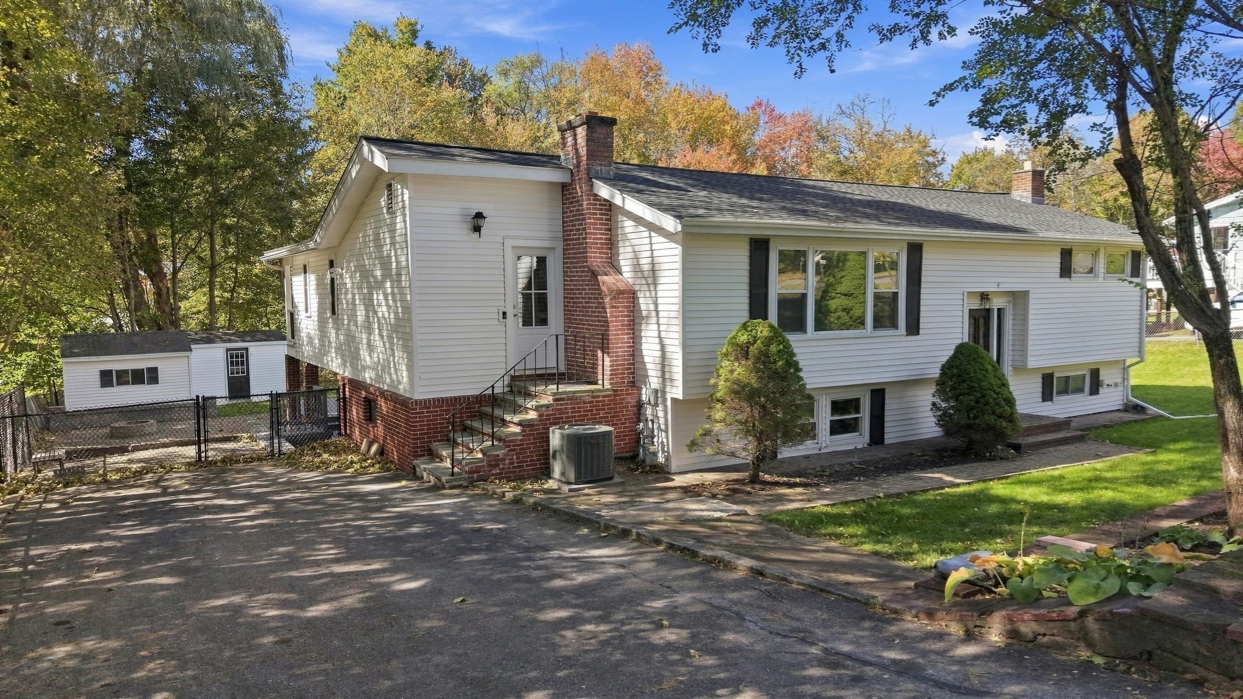 Single Family Residence at 4 Richardson Road, Hudson MA 01749, photo 5 of 36