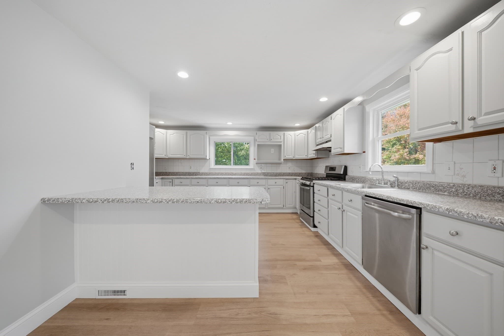Single Family Residence at 4 Richardson Road, Hudson MA 01749, photo 8 of 36