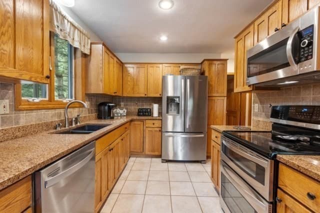 Single Family Residence at 14 Massapoag Way, Dunstable MA 01827, Dunstable, photo 27 of 40