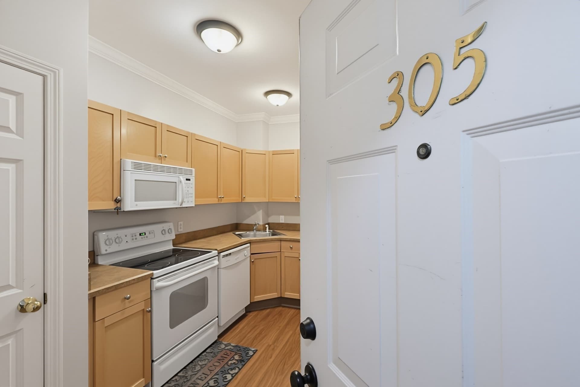Condominium at 426 Mount Hope # 305, North Attleboro MA 02760, photo 6 of 25