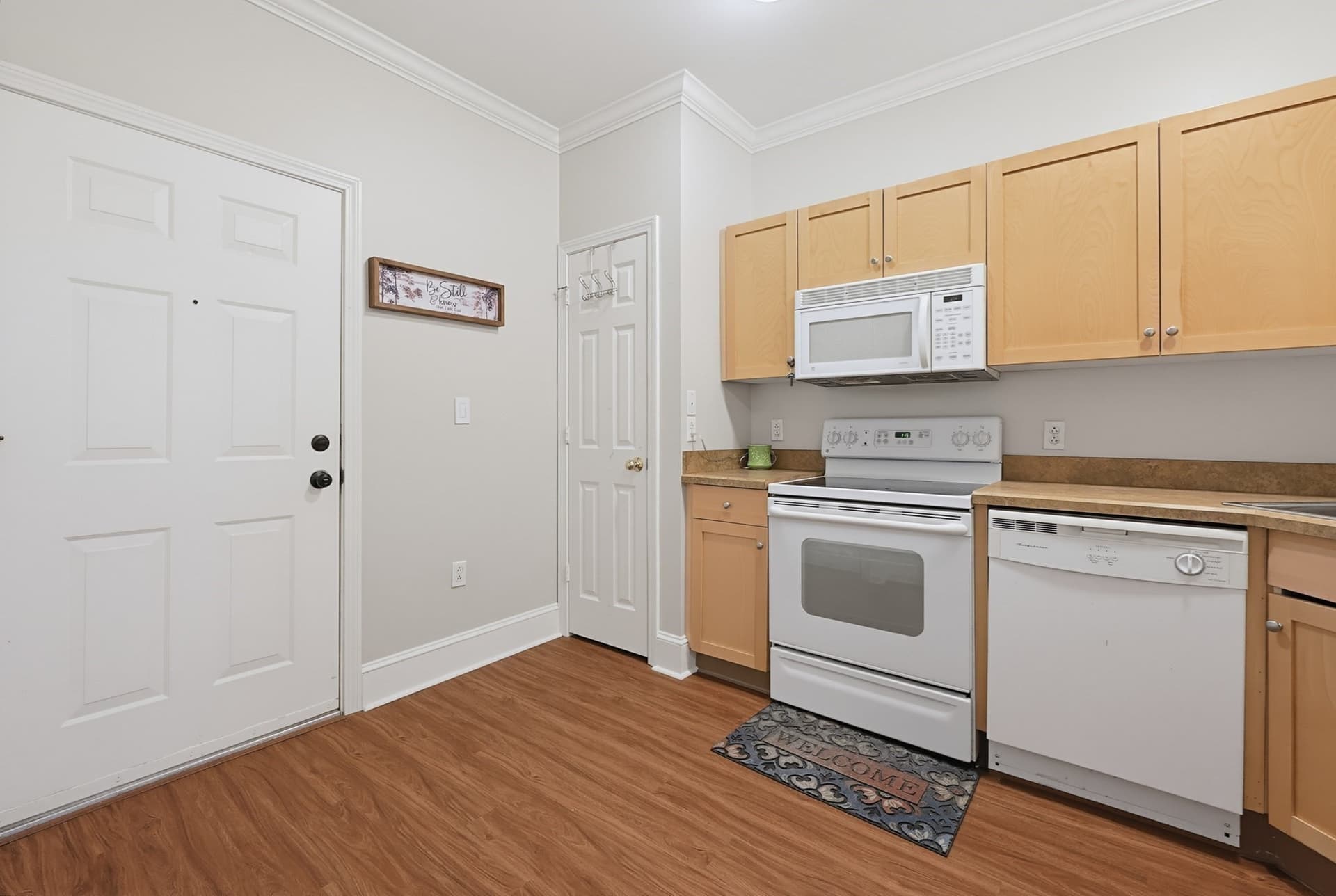 Condominium at 426 Mount Hope # 305, North Attleboro MA 02760, photo 7 of 25
