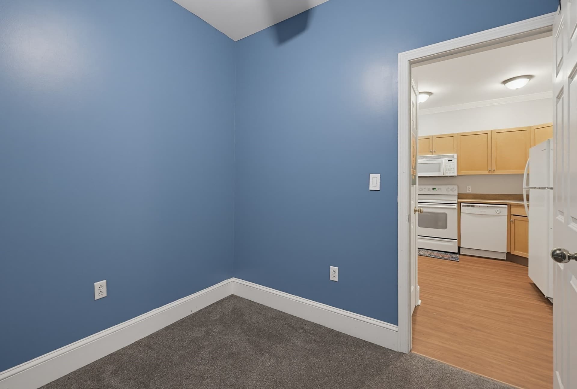 Condominium at 426 Mount Hope # 305, North Attleboro MA 02760, photo 18 of 25