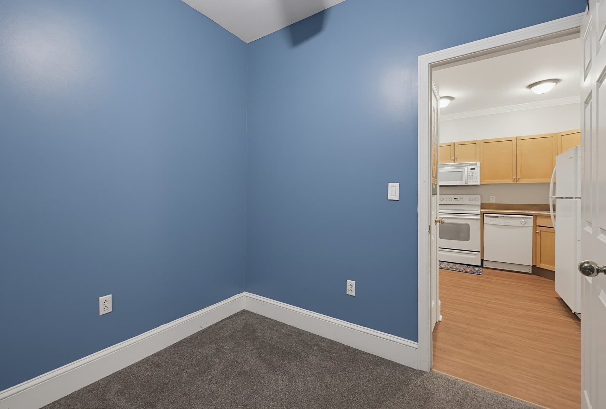 Condominium at 426 Mt. Hope # 305, North Attleboro MA 02760, North Attleboro, photo 18 of 25