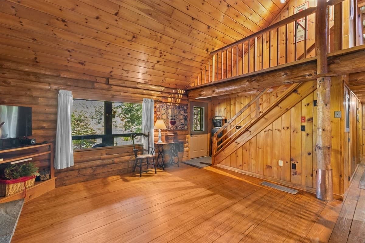 Equestrian at 127 Mendon St, Bellingham MA 02019, Bellingham, photo 8 of 40