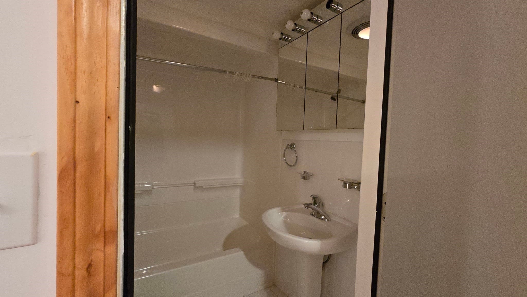 Single Family Residence at 429 Main St, Boston MA 02129, Boston, photo 3 of 13