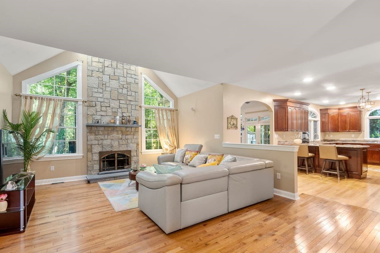 20 Fern Brook Cir, Canton MA 02021