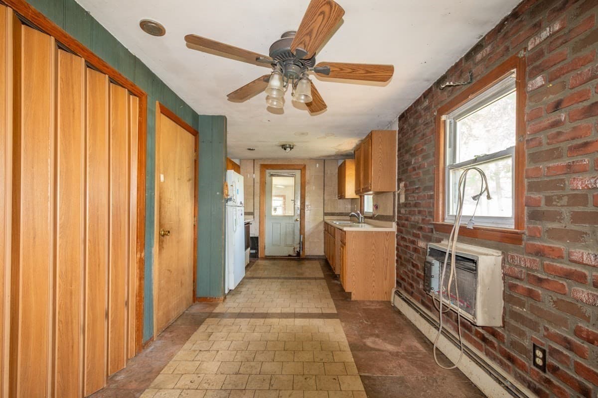 Residential at 81 Border Rd, Holbrook MA 02343, Holbrook, photo 8 of 16