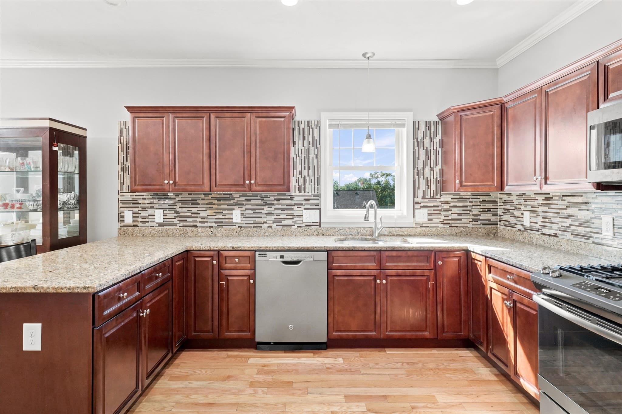Condominium at 2 Mackenzie Way, Haverhill MA 01832, Haverhill, photo 13 of 40