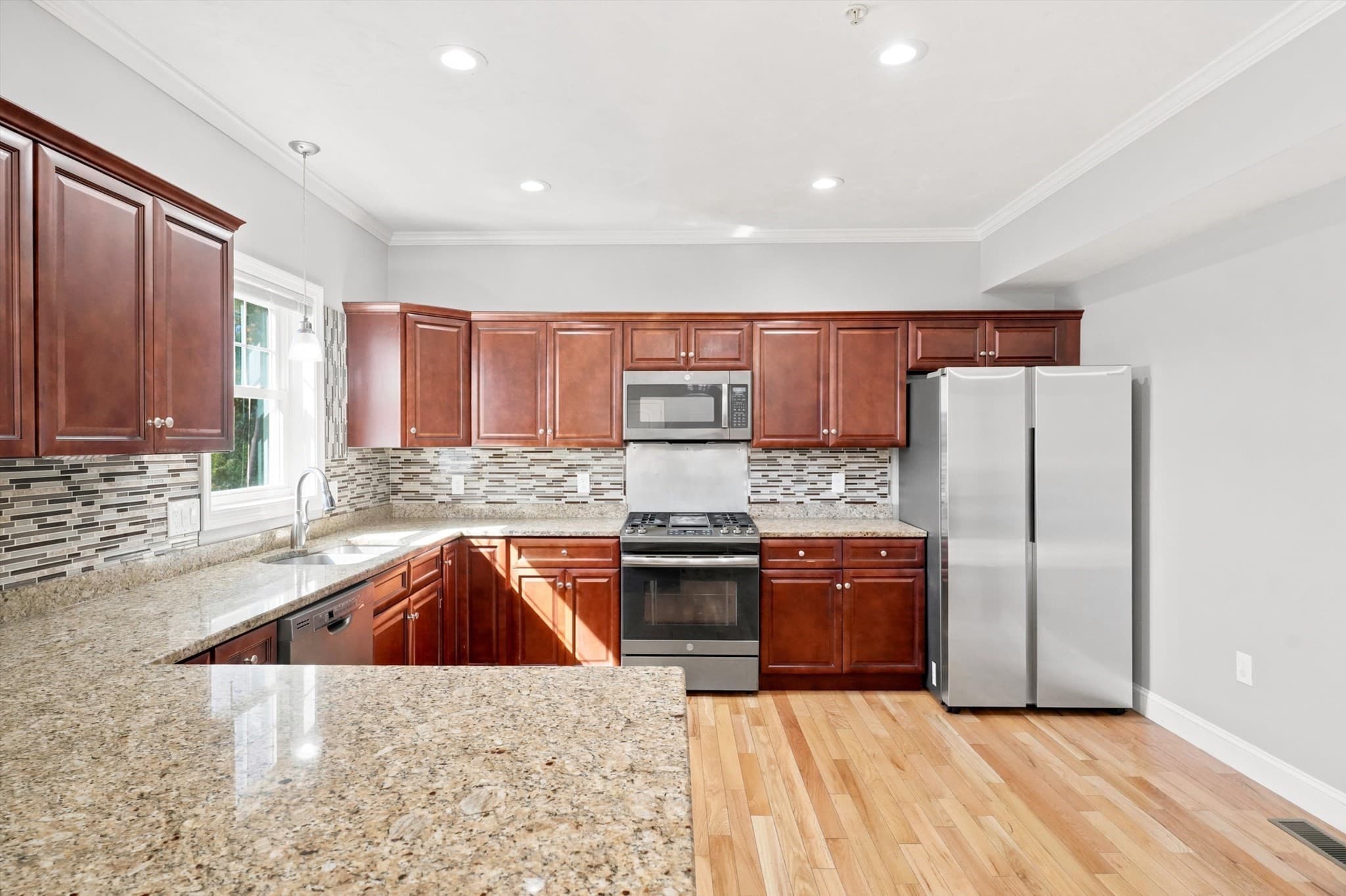 Condominium at 2 Mackenzie Way, Haverhill MA 01832, Haverhill, photo 14 of 40