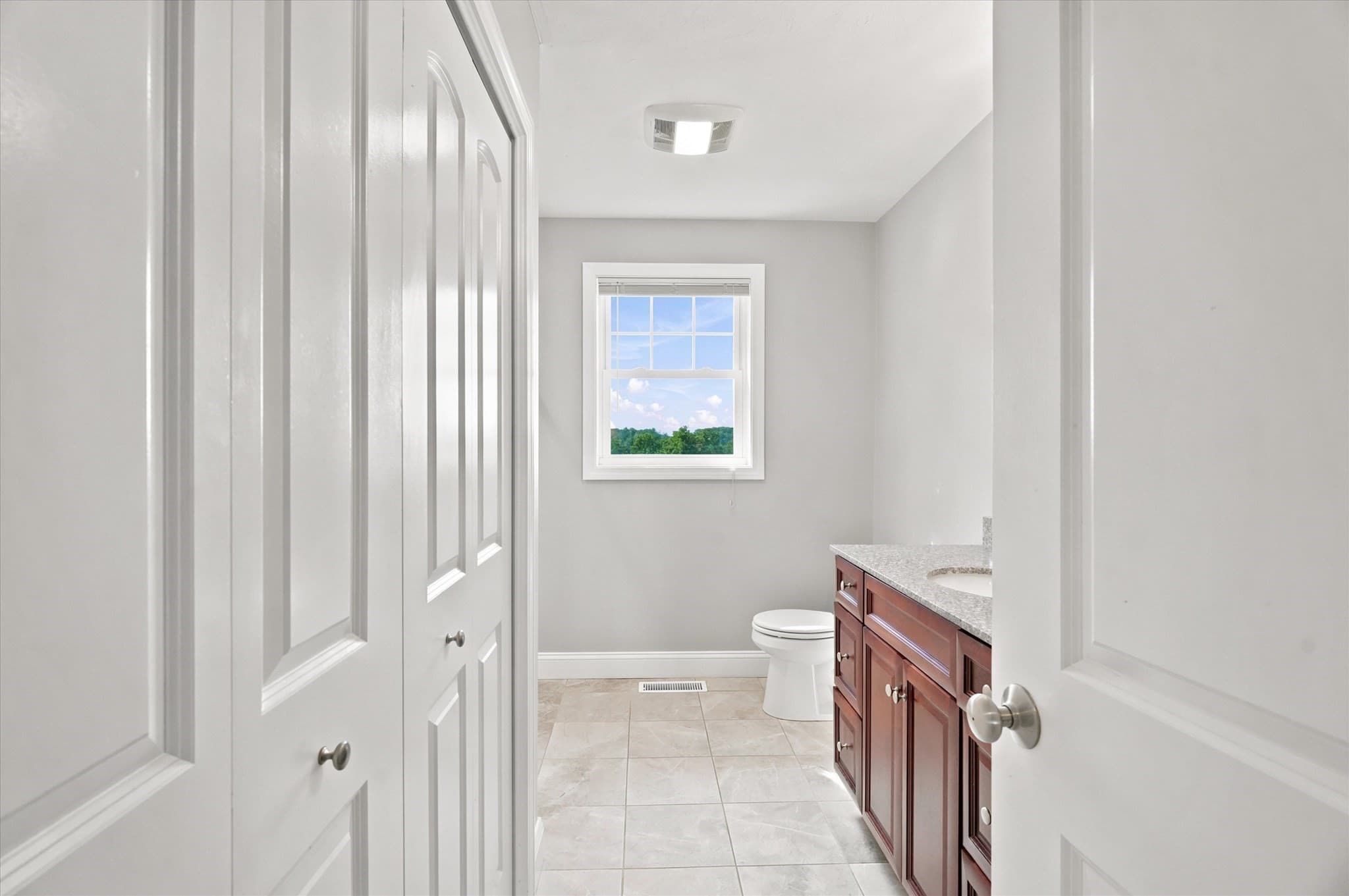 Condominium at 2 Mackenzie Way, Haverhill MA 01832, Haverhill, photo 25 of 40