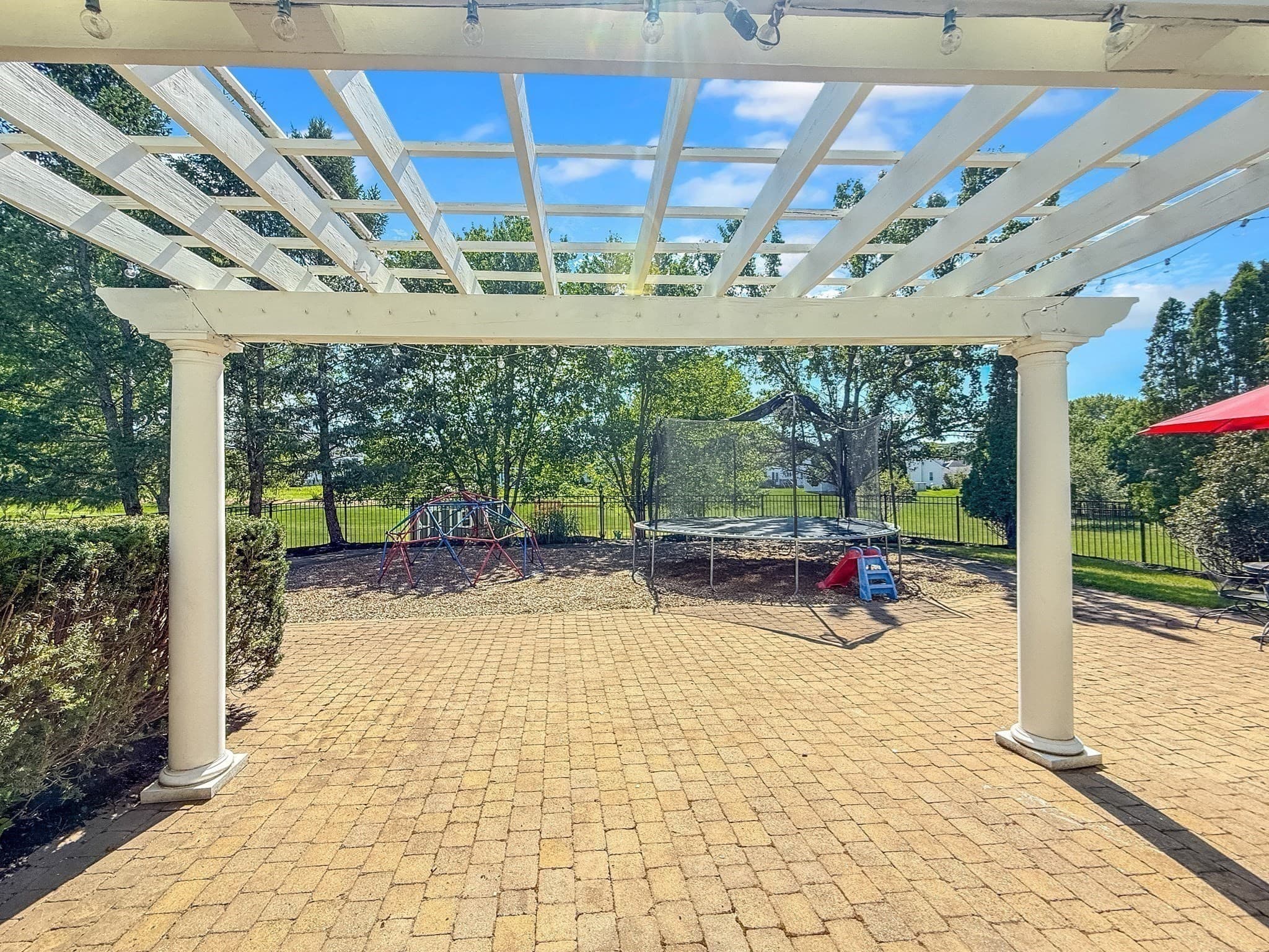 Single Family Residence at 5 Swan Circle, Shrewsbury MA 01545, Shrewsbury, photo 34 of 39