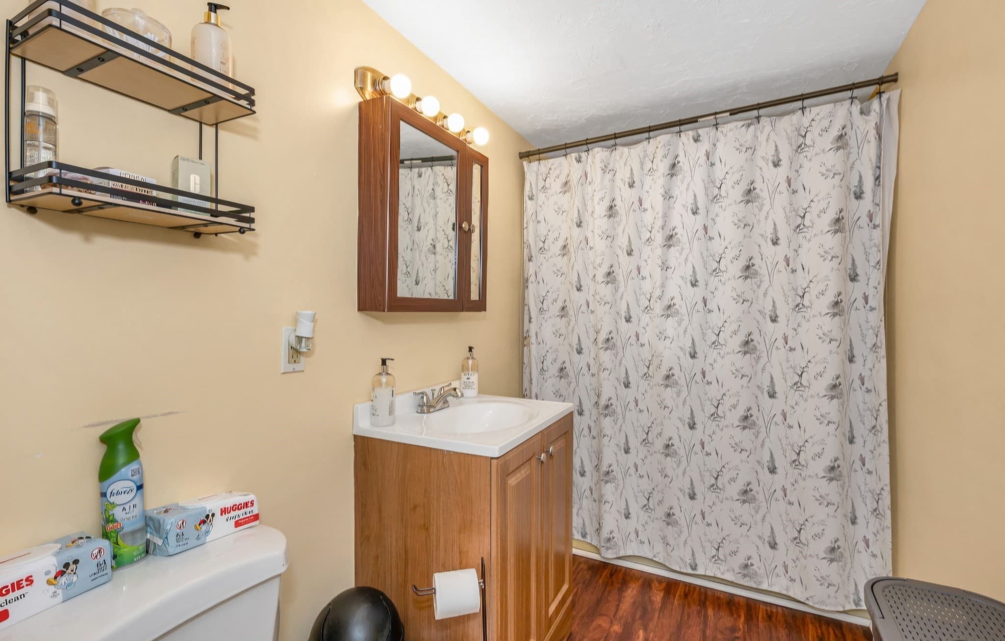 Multi Family at 17 Auburn St, Lowell MA 01852, Lowell, photo 5 of 27