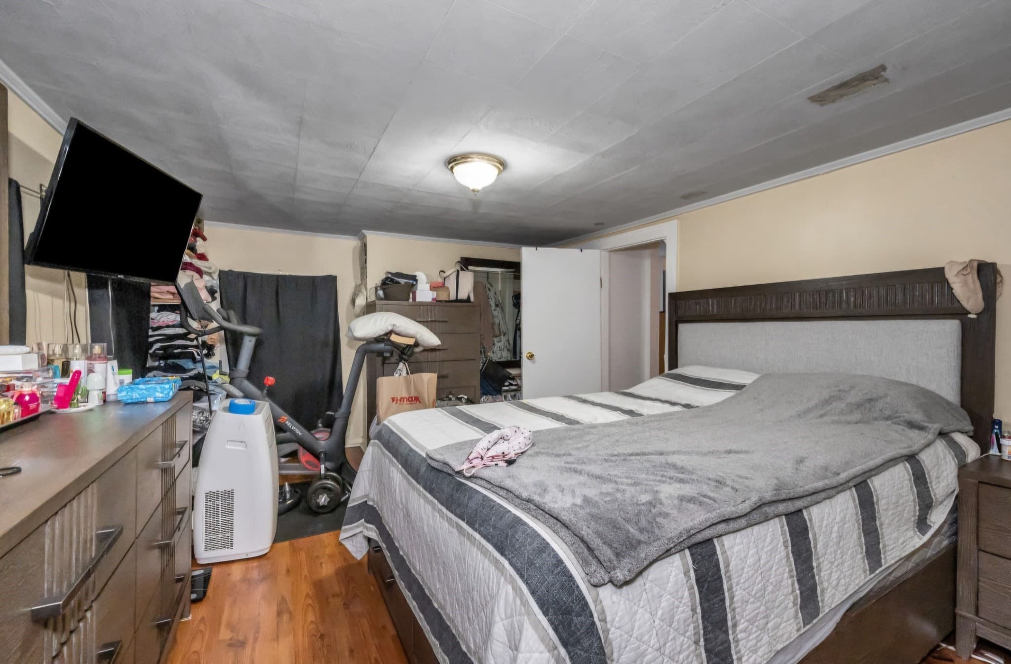 Multi Family at 17 Auburn St, Lowell MA 01852, Lowell, photo 18 of 27