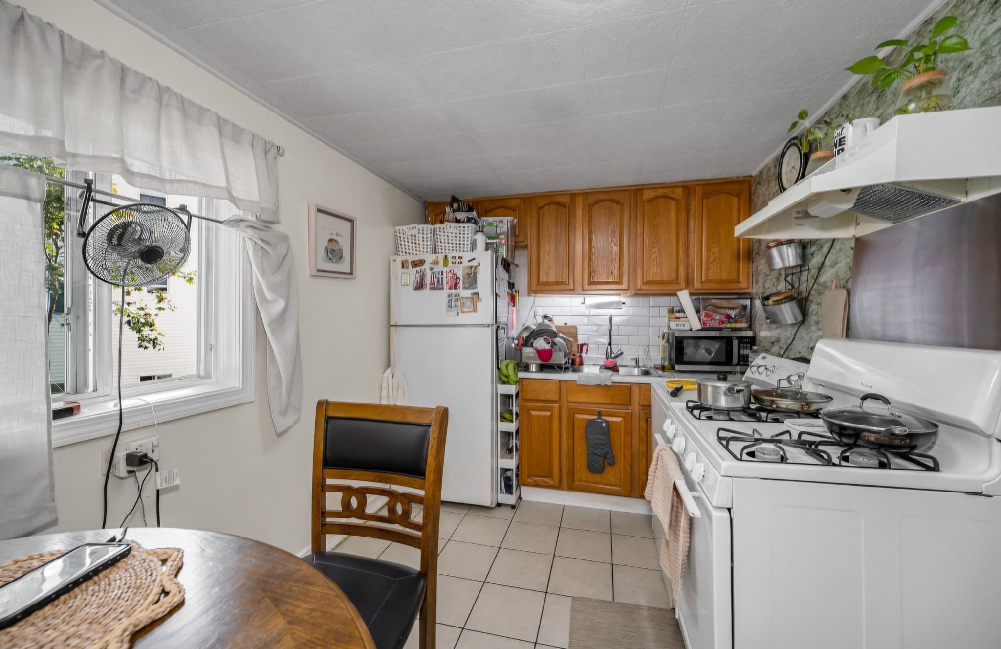 Multi Family at 17 Auburn St, Lowell MA 01852, Lowell, photo 11 of 27