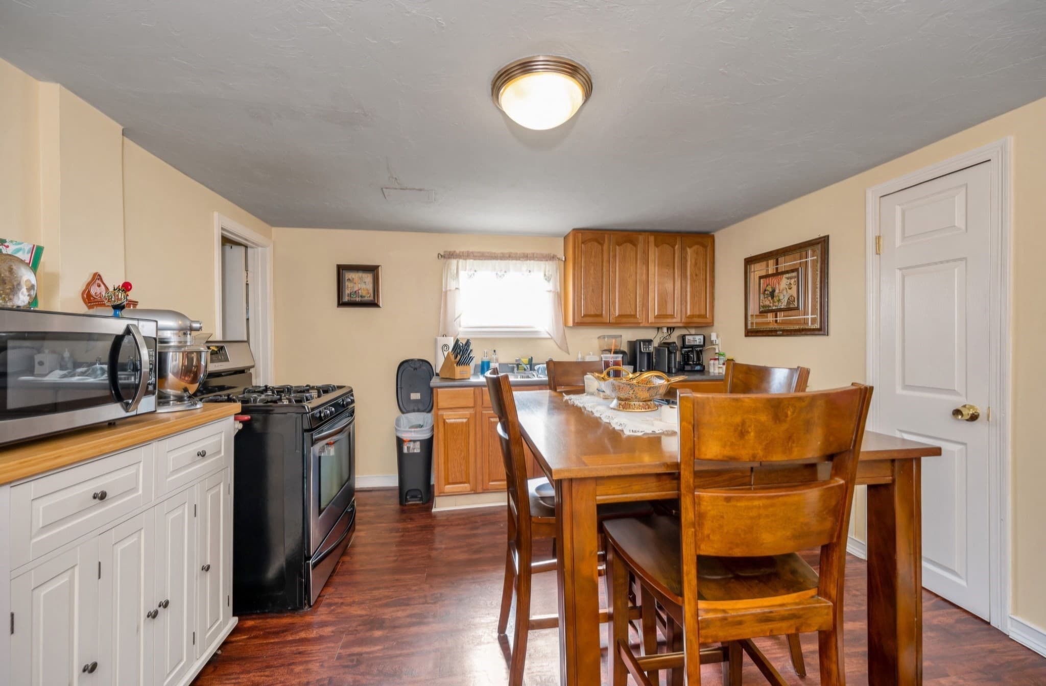 Multi Family at 17 Auburn St, Lowell MA 01852, Lowell, photo 4 of 27
