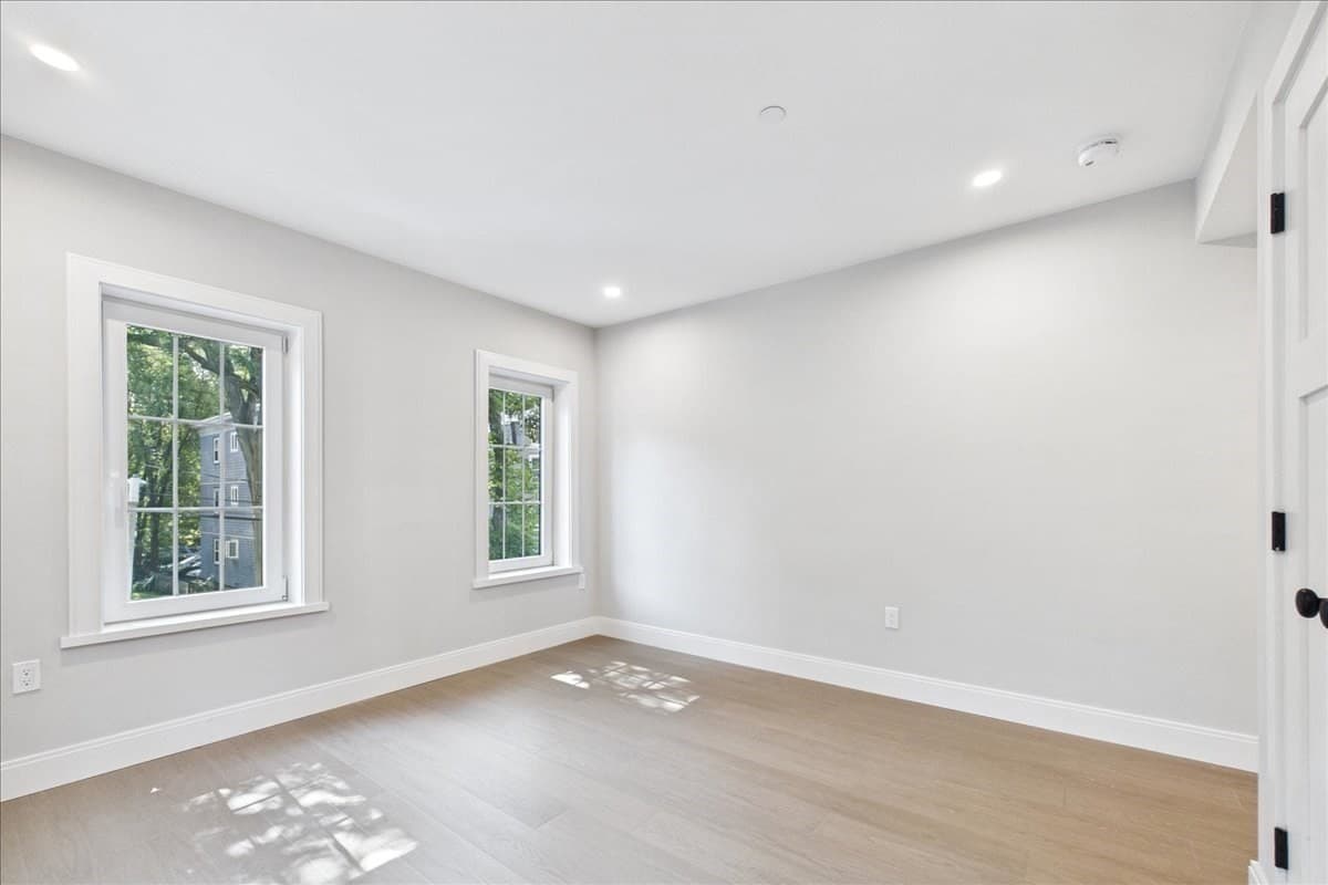 Condominium at 305 Chestnut Ave # 1, Boston MA 02130, Boston, photo 12 of 33