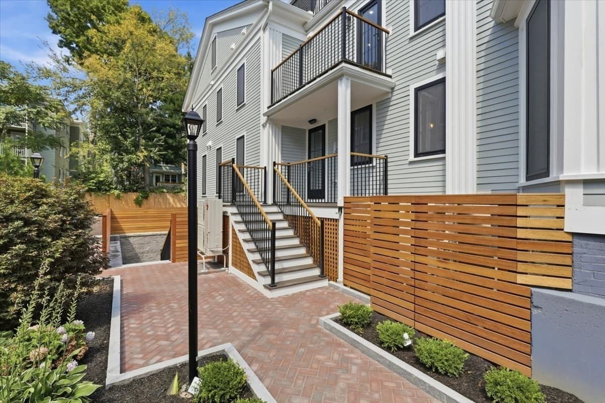 Condominium at 305 Chestnut Ave # 1, Boston MA 02130, Boston, photo 18 of 33