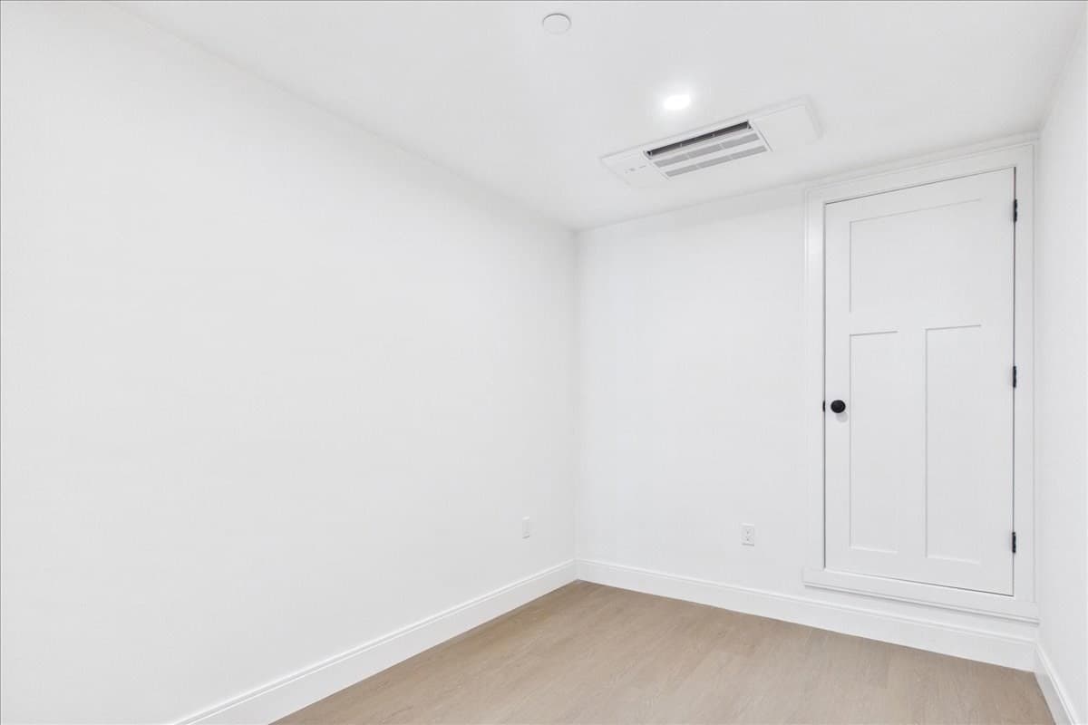 Condominium at 305 Chestnut Ave # 6, Boston MA 02130, Boston, photo 23 of 42